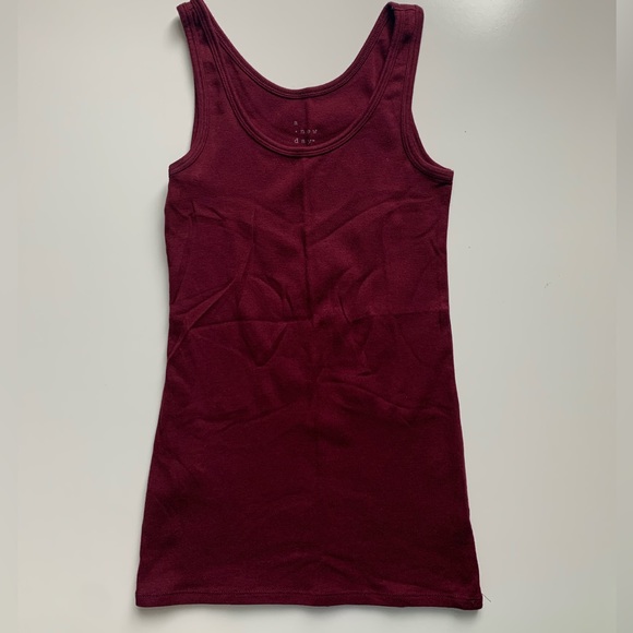 Lot of Seven Tanks - Picture 8 of 8